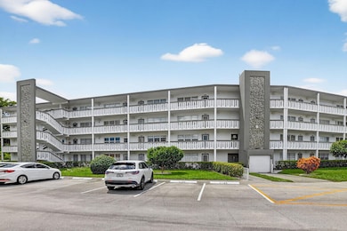 1157 Cambridge G unit 1157, Deerfield Beach, FL 33442 - photo 2