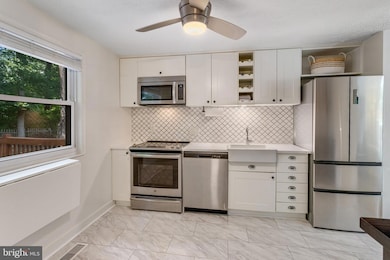 16104 Benedict Ct, Woodbridge, VA 22191 - photo 3