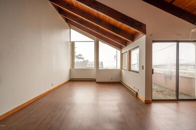 417 SW 6th St, Newport