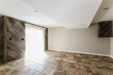 1813 NE Gatewood Dr, Lees Summit, MO 64086 - photo 4