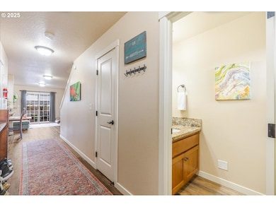 812 NW 3rd Ave, Canby, OR 97013 - photo 6