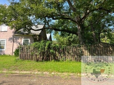 1302 W 5th St, Texarkana, TX 75501 - photo 6