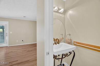 817 Wayne Ave NE, Abingdon, VA 24210 - photo 3