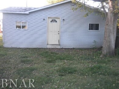 319 N Sherman St, Lincoln, IL 62656 - photo 7