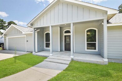 10997 Royal Cir, Cleveland, TX 77328 - photo 2