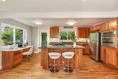 2208 61st Ave SE, Mercer Island, WA 98040 - photo 7