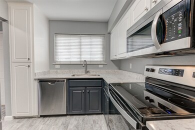 6406 Ferris Dr unit 21, Houston, TX 77081 - photo 6