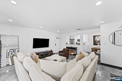 800 River Rd unit 301, Edgewater, NJ 07020 - photo 3