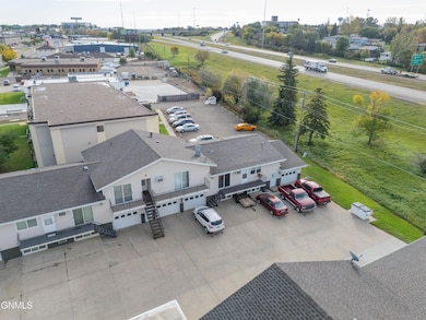 25-ROGTravis-1042-707 E Interstate Unit