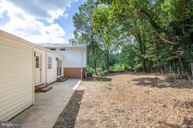 8928 Braeburn Dr, Annandale, VA 22003 - photo 6