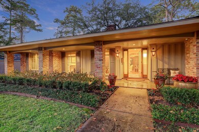 10022 Candlewood Dr, Houston, TX 77042 - photo 2