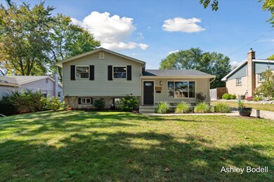 1635 Carlton Ave NE, Grand Rapids, MI 49505 - photo 3