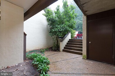 2308 S Quincy St unit 1, Arlington, VA 22204 - photo 2