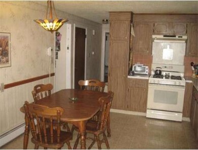 107 Bumble Bee Cir, Shrewsbury, MA 01545 - photo 3