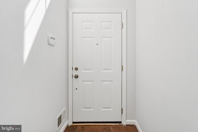 13300 Covered Wagon Ln, Herndon, VA 20171 - photo 3