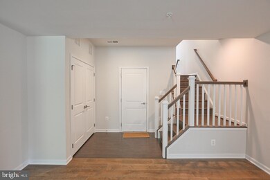 25049 Cambridge Hill Terrace, Chantilly, VA 20152 - photo 5