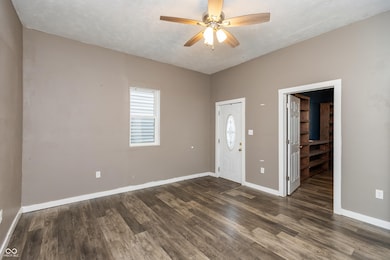 1427 Pearl St, Columbus, IN 47201 - photo 4