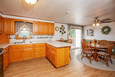 159 East St, Potosi, WI 53820 - photo 2