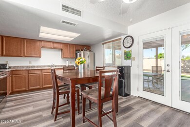 Eat-In Kitchen