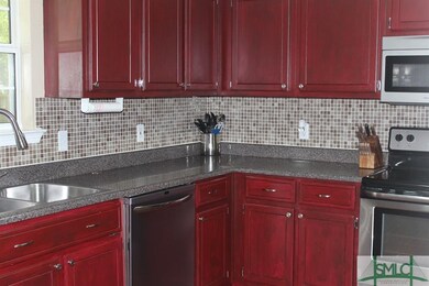 Updated Kitchen with backsplash and Stainless Appl