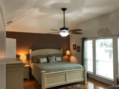 327 Karen Dr, Alamo, TX 78516 - photo 6