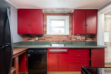 11 Delaval Rd, Worcester, MA 01606 - photo 3