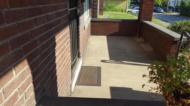 2544 Front Porch