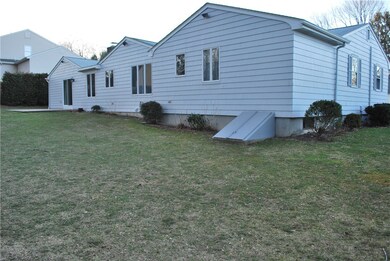 6 Maplewood Orchard Dr, Greenville, RI 02828 - photo 5