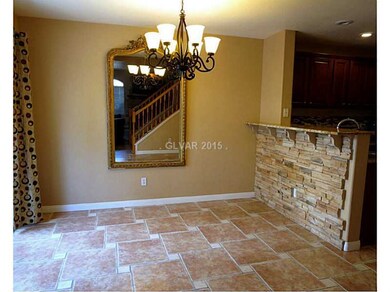 Dining Room. Stone accenting at breakfast bar