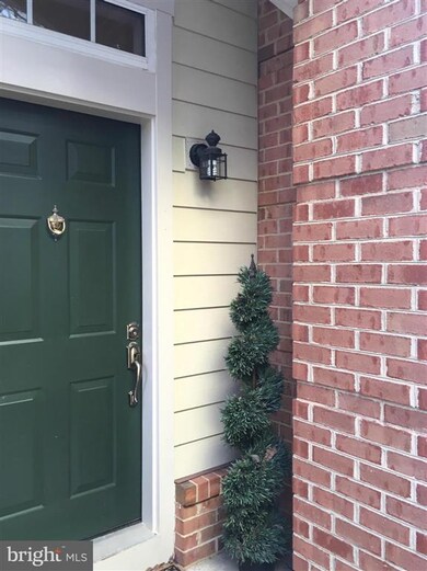 1371 Garden Wall Cir unit 713, Reston, VA 20194 - photo 2