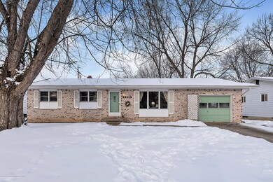 6334-Lerner-Way-Lansing-Michigan-windows