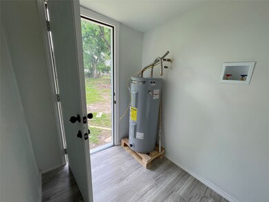 4602 Leffingwell St, Houston, TX 77026 - photo 5