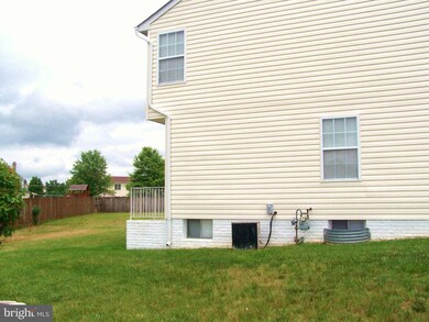 7206 Glenelg Ct, Clinton, MD 20735 - photo 5