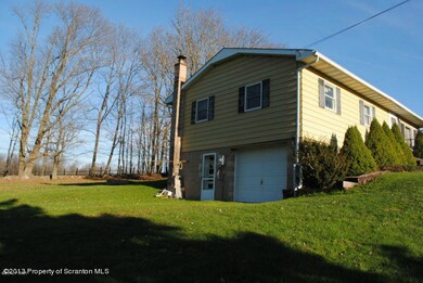 422 Gravity Rd, Lake Ariel, PA 18436 - photo 3