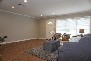 117 Parduton living room
