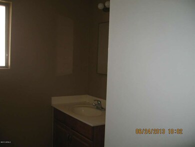 1st st 452 002