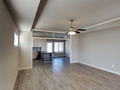 3642 E Cherryhill Ct, Broken Arrow, OK 74014 - photo 2