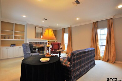 512 512 Hyde Park Dr, Tyler, TX 75701 - photo 2