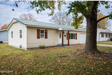 1507 Cherry St, Lamar, MO 64759 - photo 4