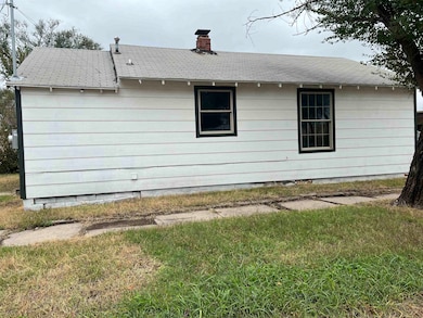 1533 S Saint Clair Ave, Wichita, KS 67213 - photo 2