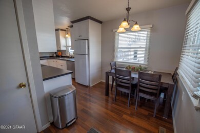 1002 S 19th St, Grand Forks, ND 58201 - photo 5