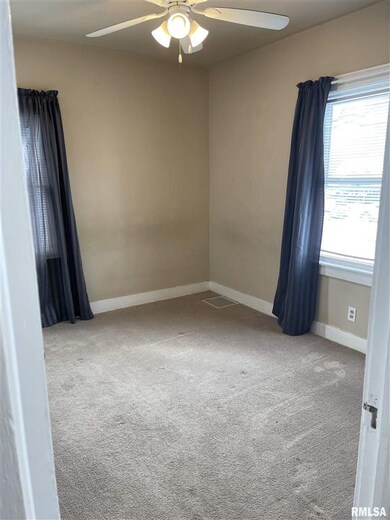 3433 N Fillmore St, Davenport, IA 52806 - photo 3