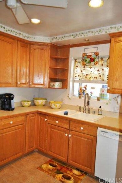 6127 Pimenta Ave, Lakewood, CA 90712 - photo 2