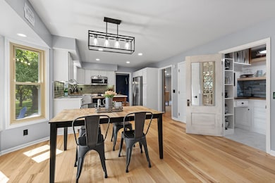 Eat In Kitchen