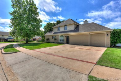 Side-entry three car garage