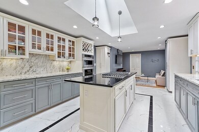 8 Volunteer Way, Lexington, MA 02420 - photo 5