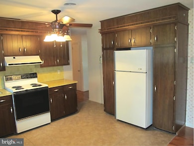 2961 Philadelphia Ave, Chambersburg, PA 17201 - photo 6