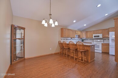 2837 17th Ave S, Grand Forks, ND 58201 - photo 6