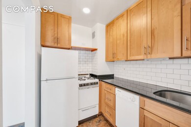 200 E 28th St unit 6F, New York, NY 10016 - photo 5