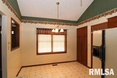 1912 E Rusholme St, Davenport, IA 52803 - photo 5